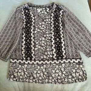 Old Navy women’s 3/4 sleeve sheer black and white top - M